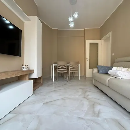 Encri Apartment,1bedroom, 1bathroom, Close To Train Station In Rapallo