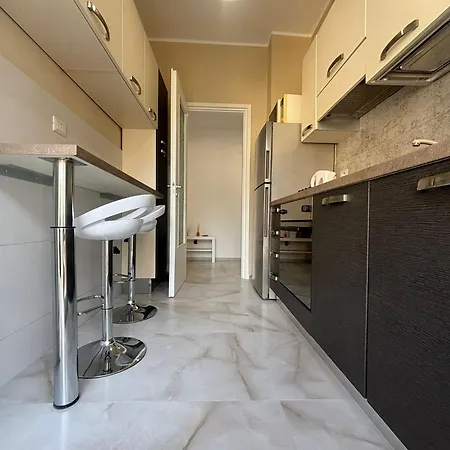 Encri Apartment,1bedroom, 1bathroom, Close To Train Station In Apartment