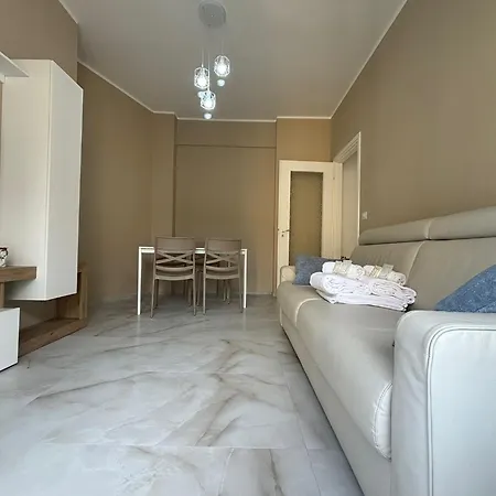 Encri Apartment,1bedroom, 1bathroom, Close To Train Station In Rapallo